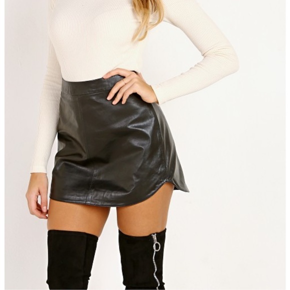 REVOLVE BB Dakota 100% leather skirt NWT!! - Picture 3 of 9